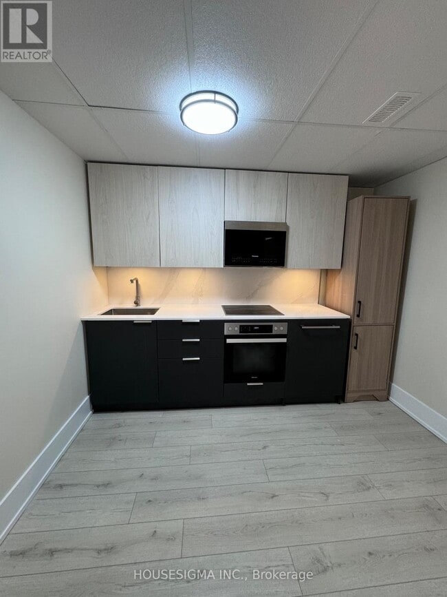 Building Photo - 35 Asterwind Crescent