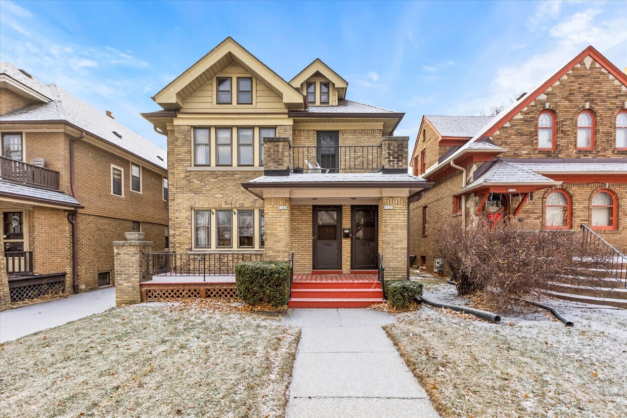 Primary Photo - 5127 W Wisconsin Ave