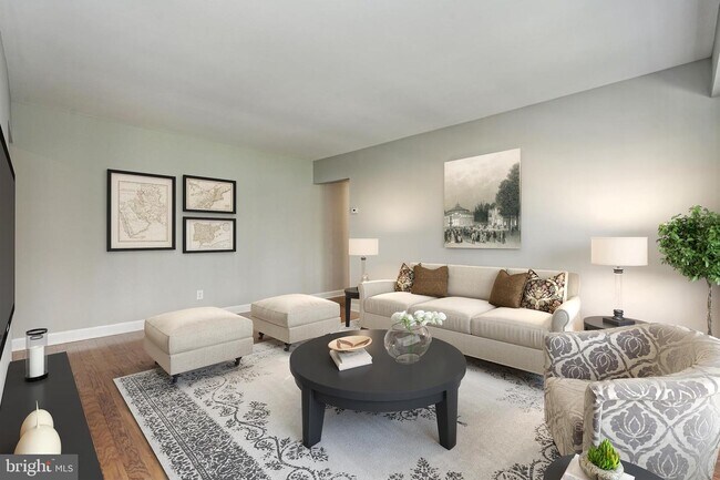 Foto del edificio - 3800 Lyndhurst Dr