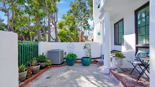 Building Photo - 19521 Pompano Ln