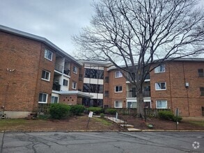 Building Photo - 124 Biruta St