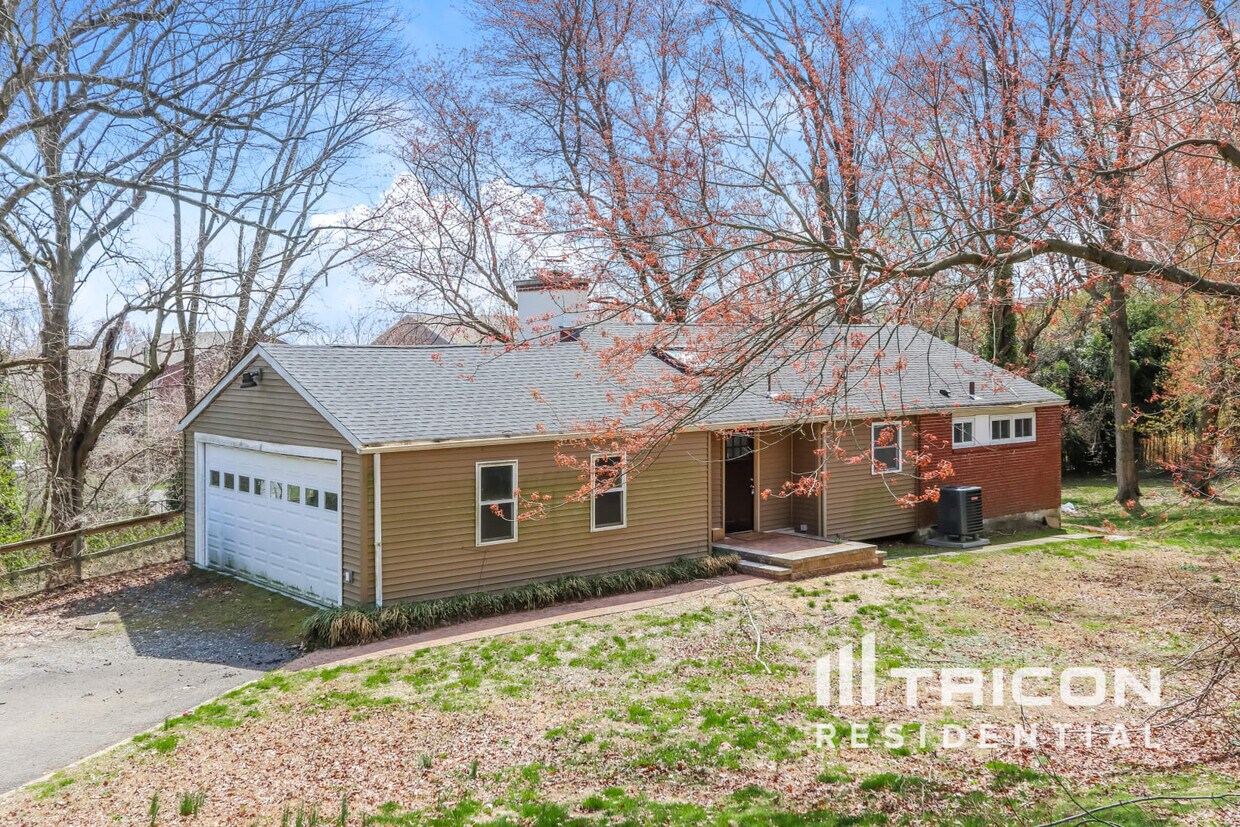 Foto principal - 408 Meadowhurst Ln