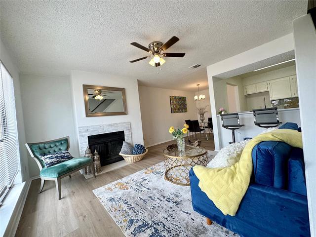 Foto del edificio - 3022 Forest Ln