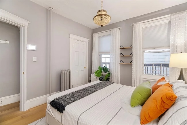 Building Photo - 19-21 Royal St-#2