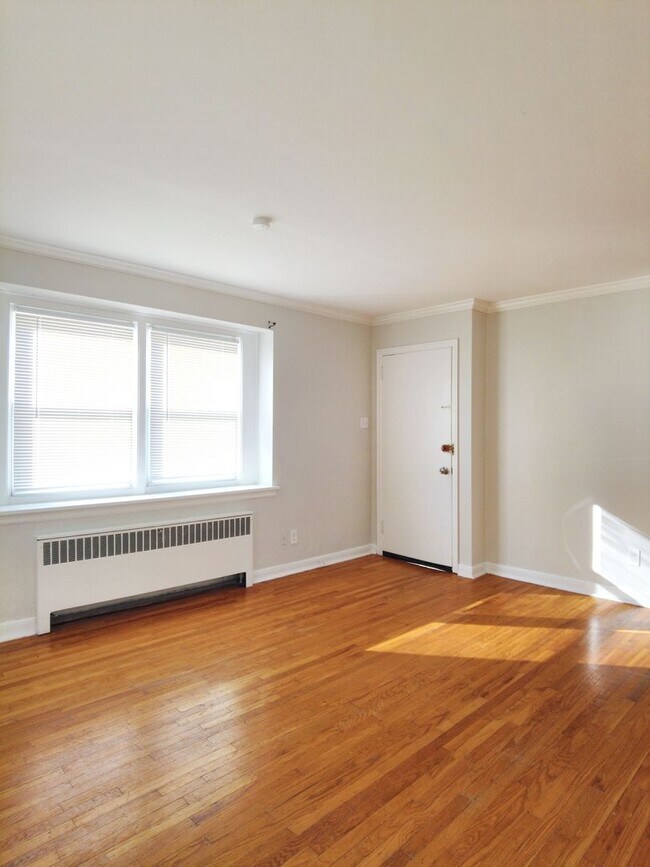 Building Photo - 5137 Westford Rd, Philadelphia, PA 19120-3615