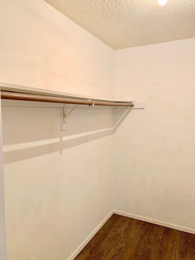 Building Photo - 245 Craddock Ave