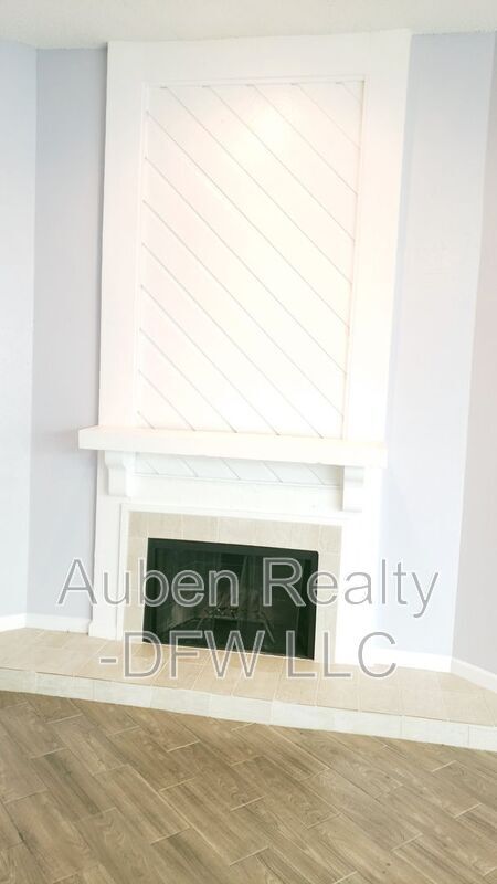 Foto del edificio - 2105 Count Fleet Dr