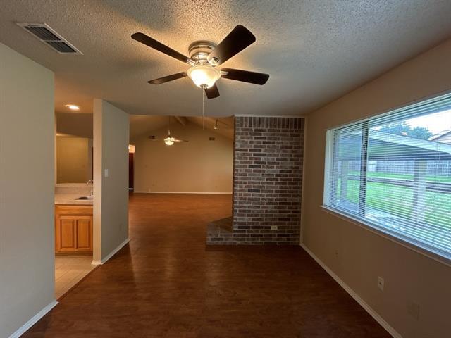 Foto del edificio - 2412 Amber Hill Ln