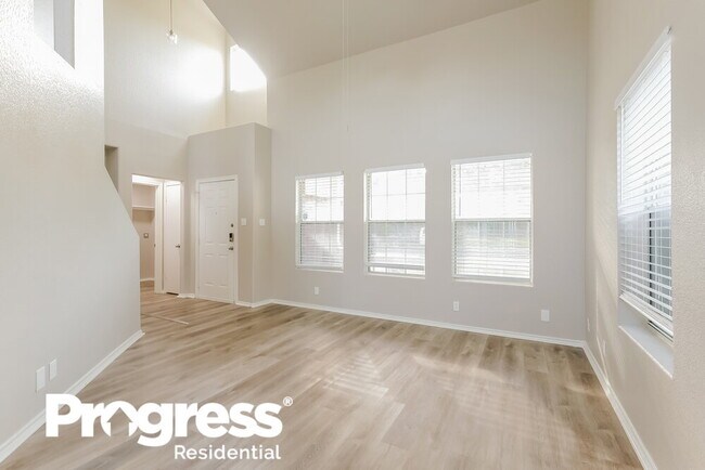 Building Photo - 16706 Shipshaw River Dr