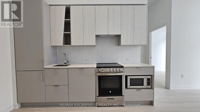 Photo du bâtiment - 3883-3883 Quartz Rd