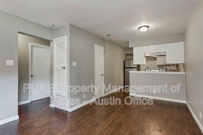 Building Photo - 2607 Parker Ln