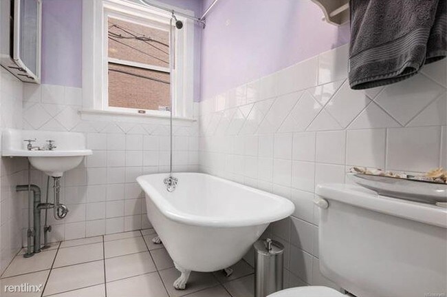 Building Photo - 1 br, 1 bath Condo - 1137 N Sherman St Apt 11