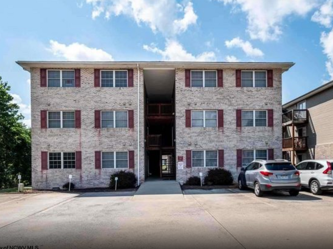 Building Photo - 421 Creekside Dr