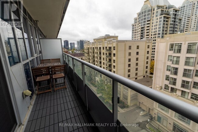 Building Photo - 591 Sheppard Ave E