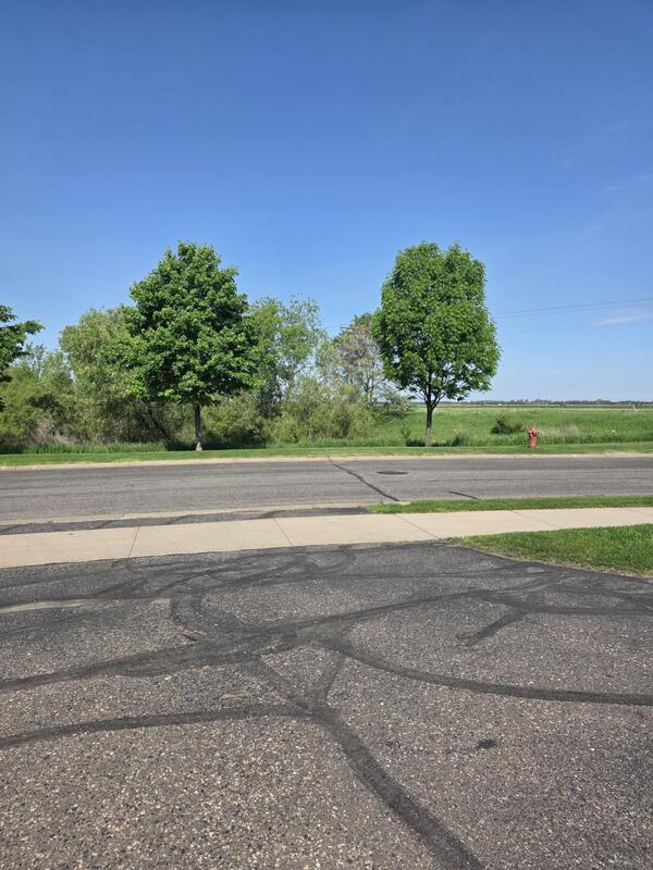 Building Photo - 860 Independence Dr