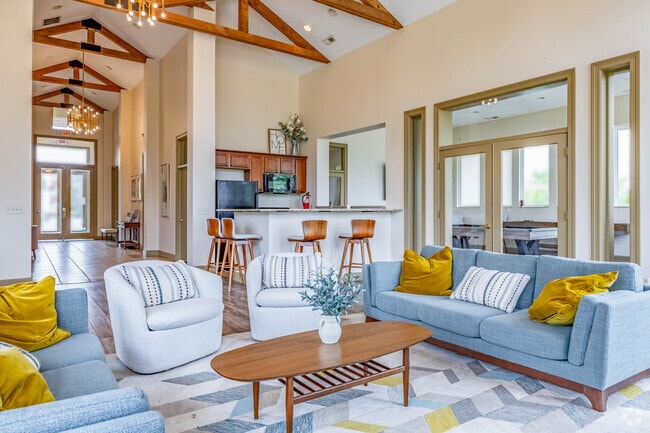 Interior Photo - Xenia Trails
