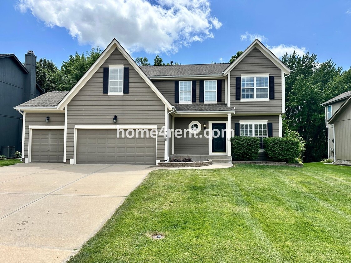 17825 W 160th St, Olathe, KS 66062 House Rental in Olathe, KS