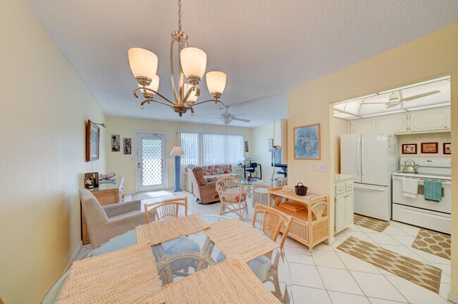 Building Photo - 2026 Ellesmere B