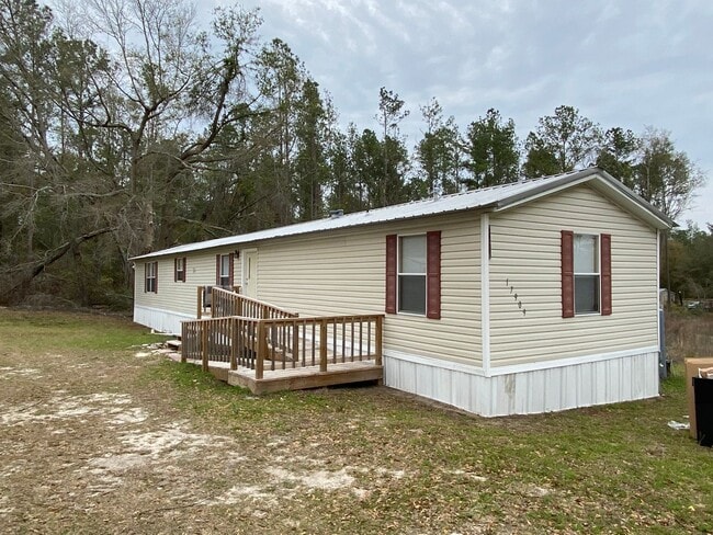 Building Photo - Newly renovated 3 Bedroom, 2 Bath home in ...