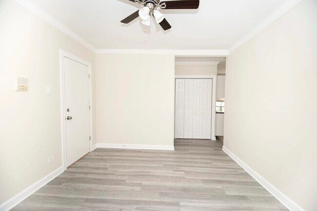 Foto del edificio - 838 W Cornelia Ave