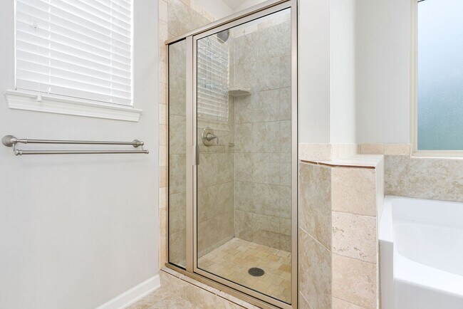 Building Photo - House in Opelika Available October 2025!