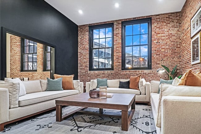 Building Photo - 1148 S Peters St