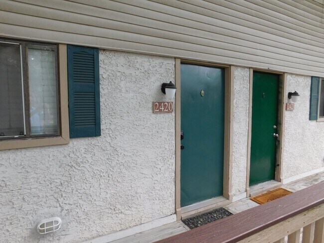 Foto del edificio - Furnished Townhome Available Now