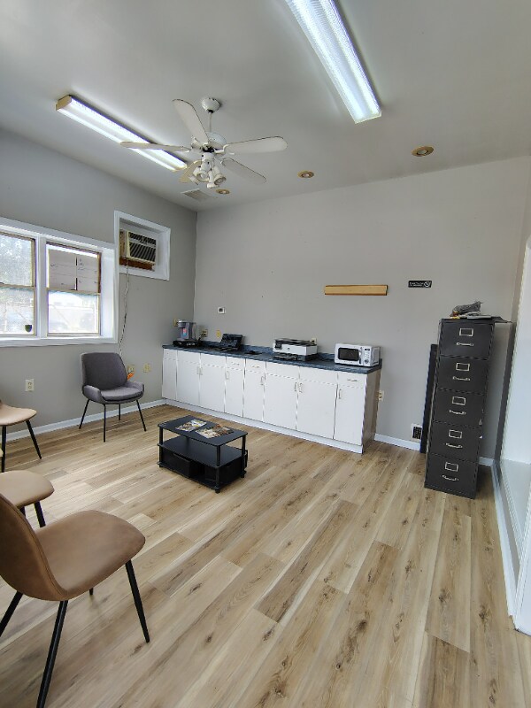 Foto del edificio - 715-717-717 E Main St