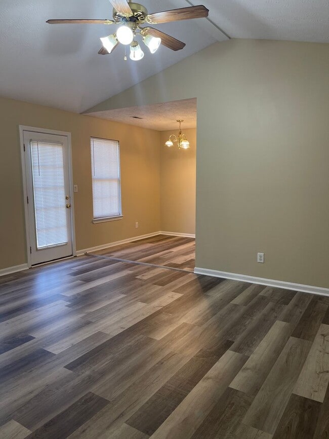 Building Photo - 312 Oliver St