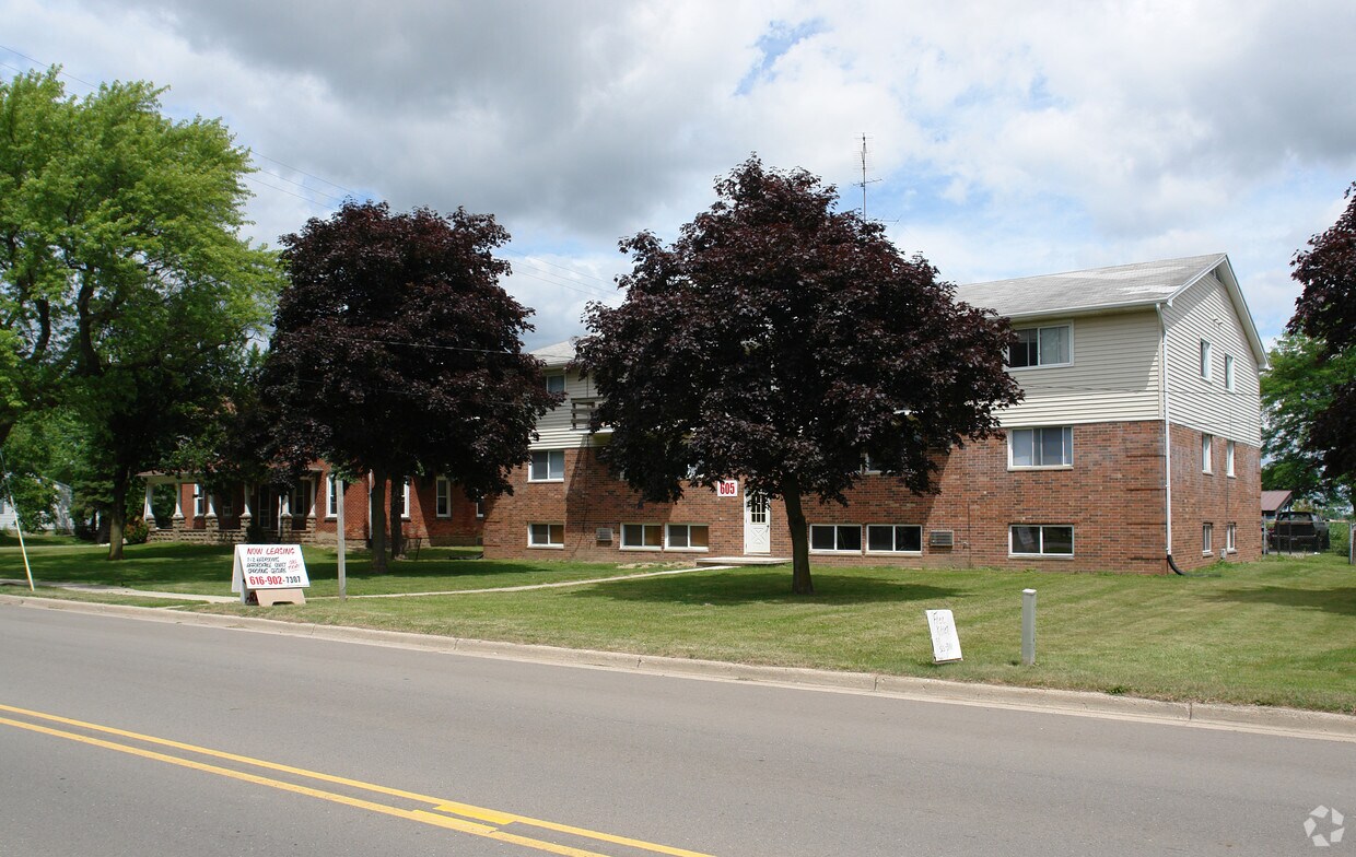 Building Photo - 569-605 S Main St