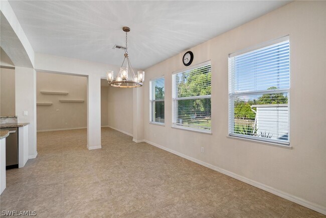 Building Photo - 4011 Tarpon Ave