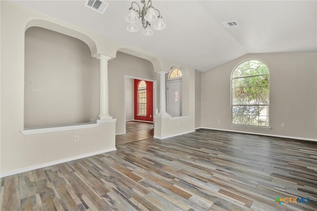 Building Photo - 200 Memory Ln