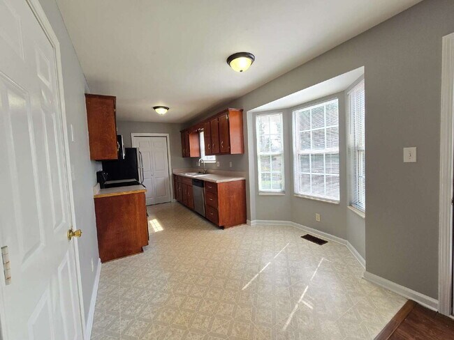 Building Photo - 2418 Egret Dr