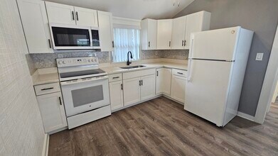 Building Photo - 425 Ardmore Rd