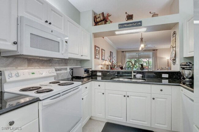 Building Photo - 280 Robin Hood Cir