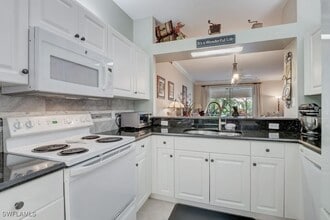 Building Photo - 280 Robin Hood Cir