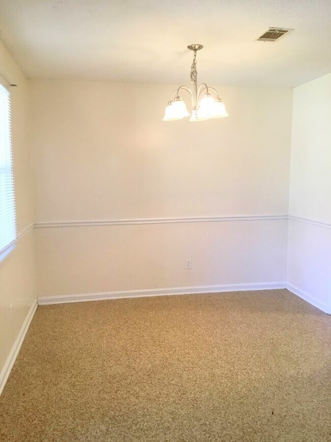 Building Photo - 132 Samarya Ln