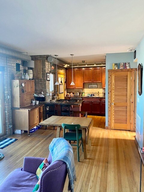 Foto del edificio - 1221 W Greenleaf Ave