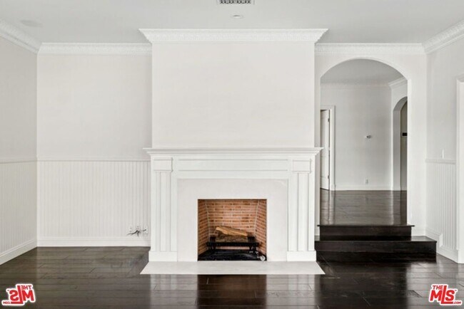 Foto del edificio - 9243 Doheny Rd