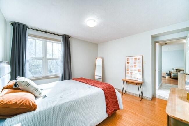 Photo du bâtiment - 5778-5778 South St