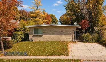 Building Photo - 1195 E Roosevelt Ave