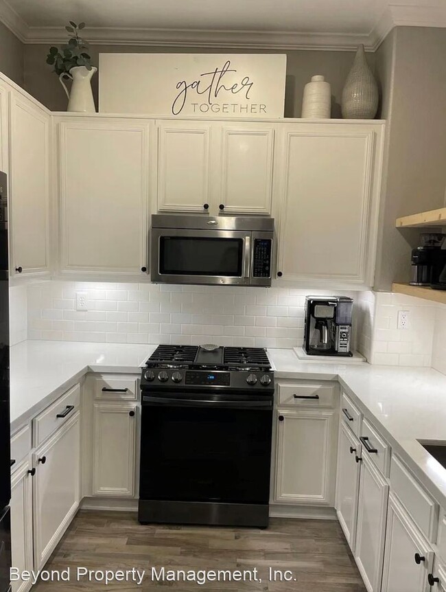 Building Photo - 3 br, 2.5 bath House - 1520 Caminito Santi...