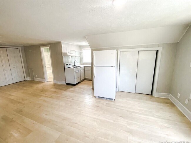 Foto del edificio - 209 W 16th St