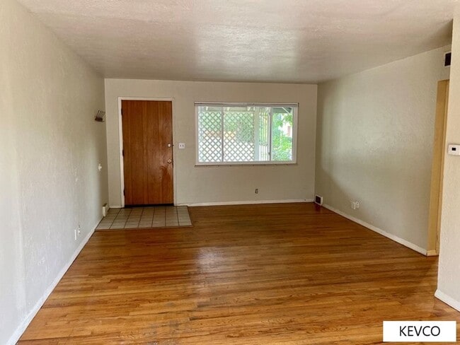 Foto del edificio - House just blocks from CSU!