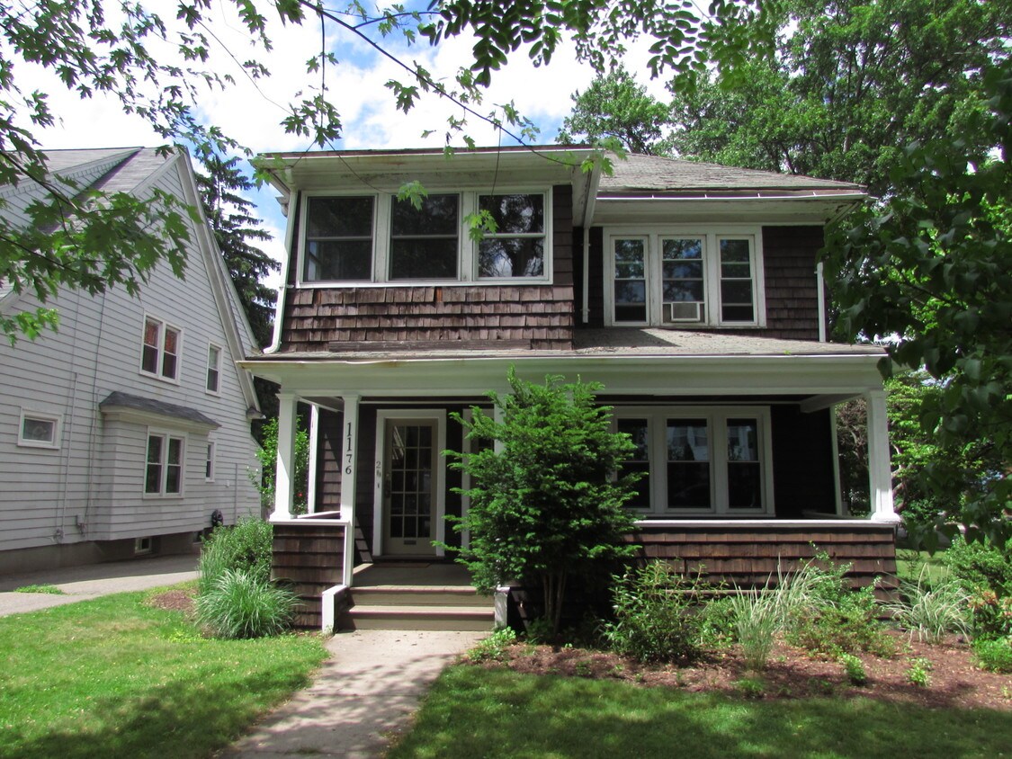 Front View - 1176 New Britain Ave