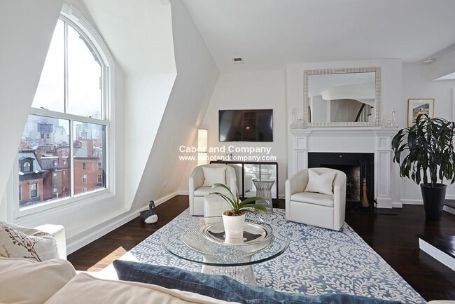 Building Photo - 124 Beacon St