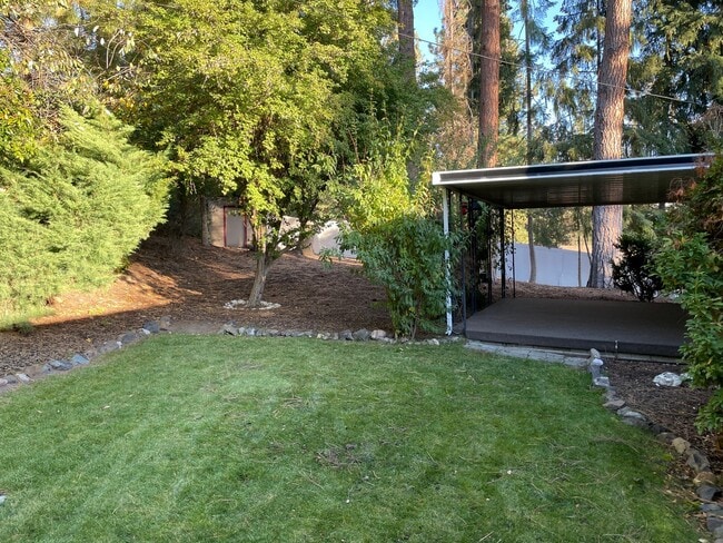 Building Photo - 7020 N Audubon Dr