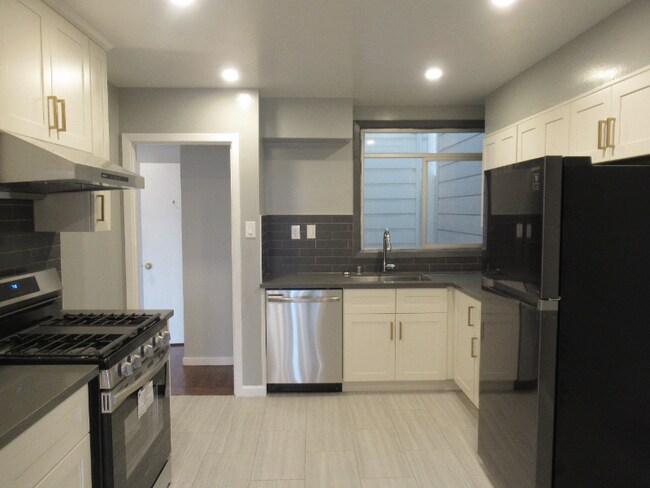 Building Photo - 1440 19th Ave