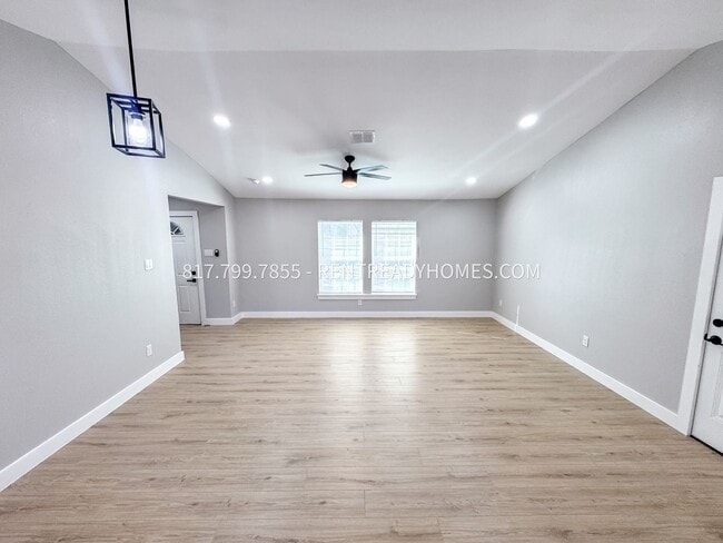 Photo - 5017 Higgins St House