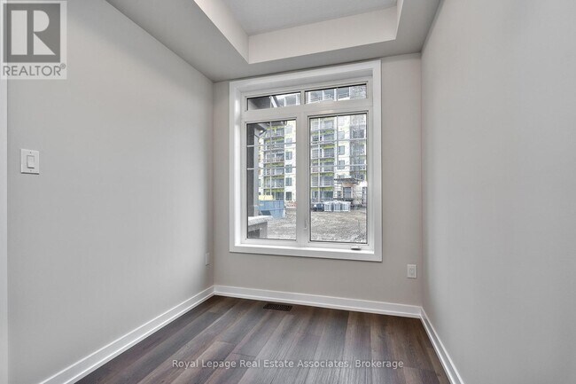 Building Photo - 100 Hollywood Ct
